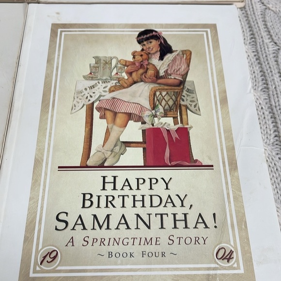 American girl books 6 in lot. Good condition. See pics for titles No stray marks - Picture 5 of 12